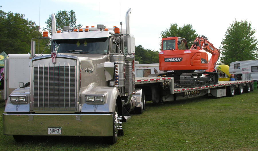 Kenworth flatbed at Fergus Truck Show