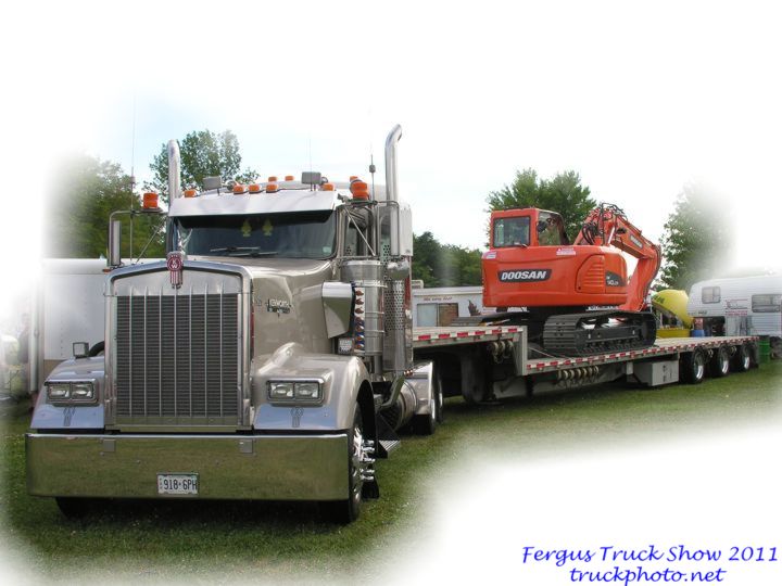 Kenworth tractor with Doosan excavator on lowboy trailer