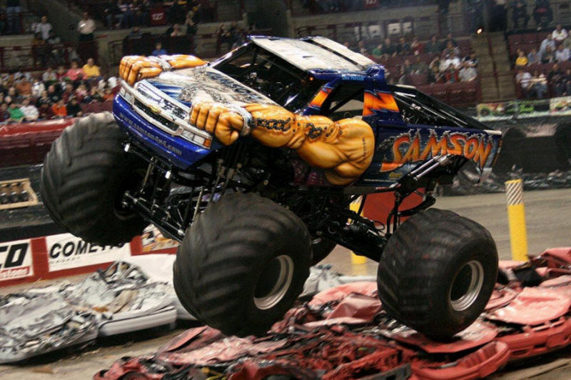 Samson Monster Truck crunching and squashing cars like pancakes